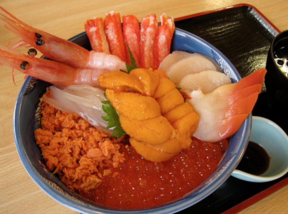 函館除了百萬夜景還有什麼？｜『干貝、鮪魚、螃蟹、海膽、鮭魚卵，享用最新鮮海產迎來美好的一天』