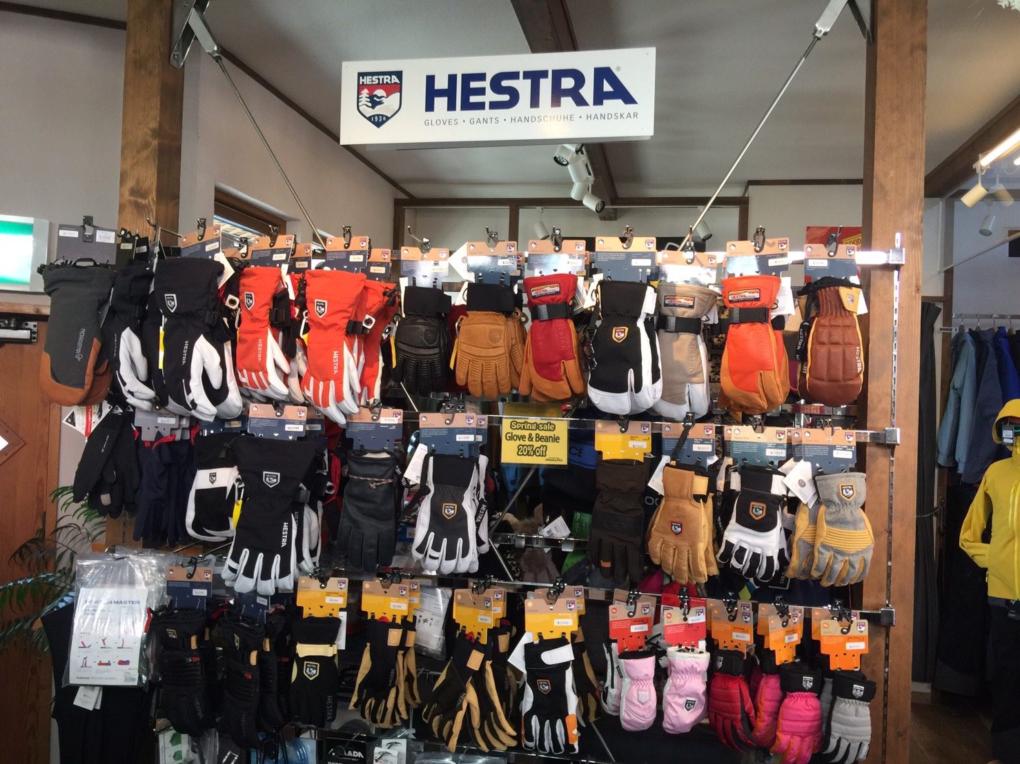 雪浪推介:Niseko 343|Niseko343是從26年前即在比羅夫(Hirafu)營業,從師傅到店員每一位日本人大部份都是年年回來店裡服務,它們很少季節性員工,就算是