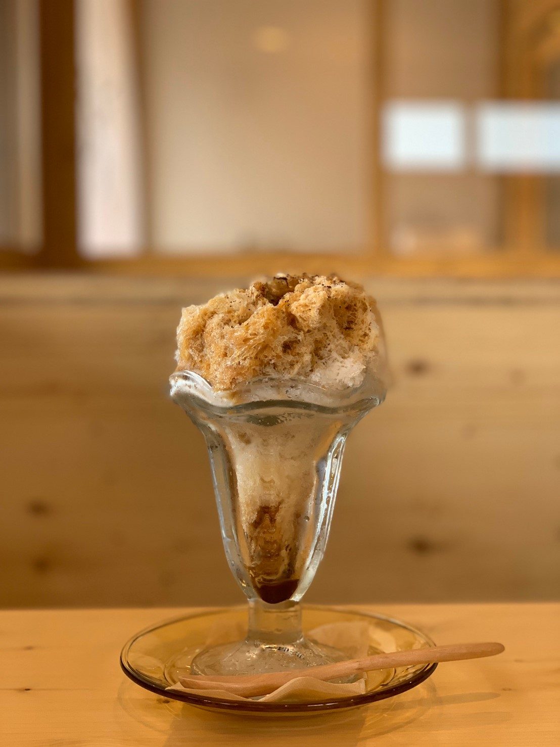 雪浪夏天推介:吃茶东屋|迎接夏天正式来到,吃茶东屋的刨冰也推出新口味,目前有草莓、草莓牛奶、红豆抹茶跟Espresso口味。店长也有提到这次的刨冰价位其实相较往年来