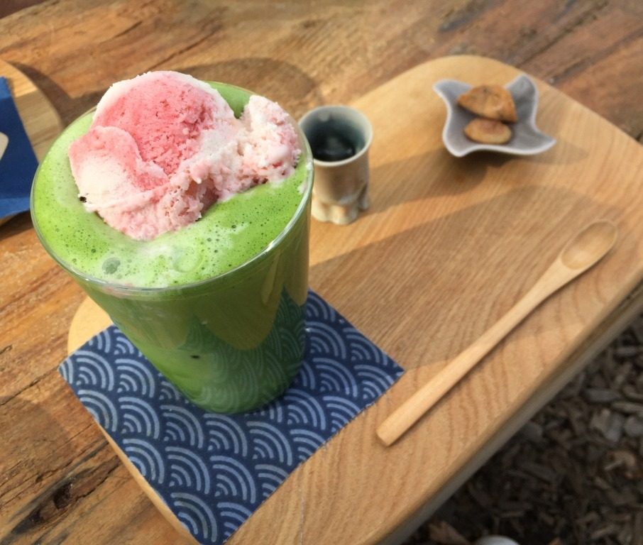 二世古咖啡廳不私藏清單|(圖二)春季至夏季天氣好時,可以在外頭的滑板公園試試身手!2020東京奧運獲得銀牌的開心那選手今年也有和朋友一同前來交流。