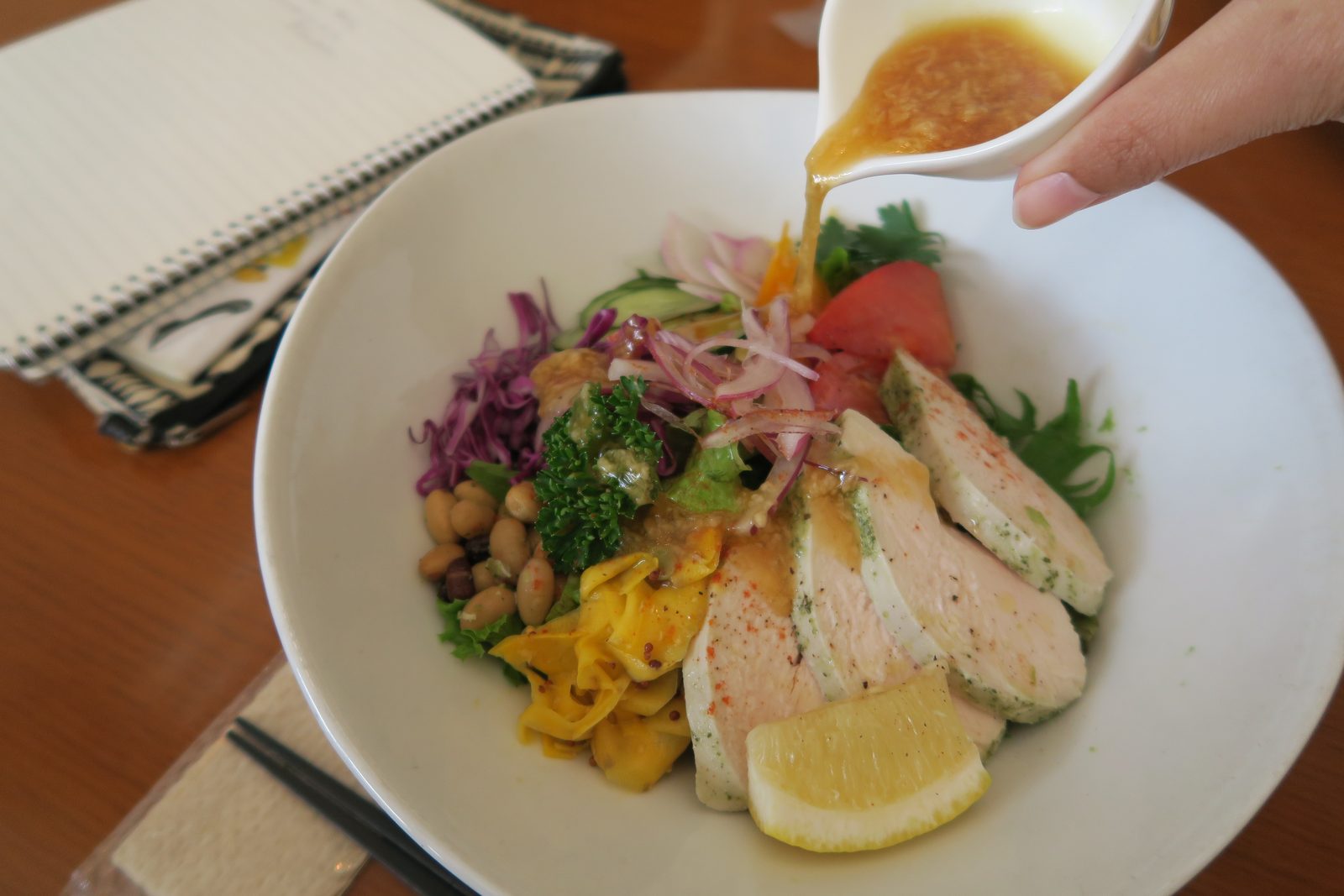 雪浪推介:Harvest Cafe|主廚推薦漢堡排有三種醬料可以選擇,雪浪推薦是藍起司!