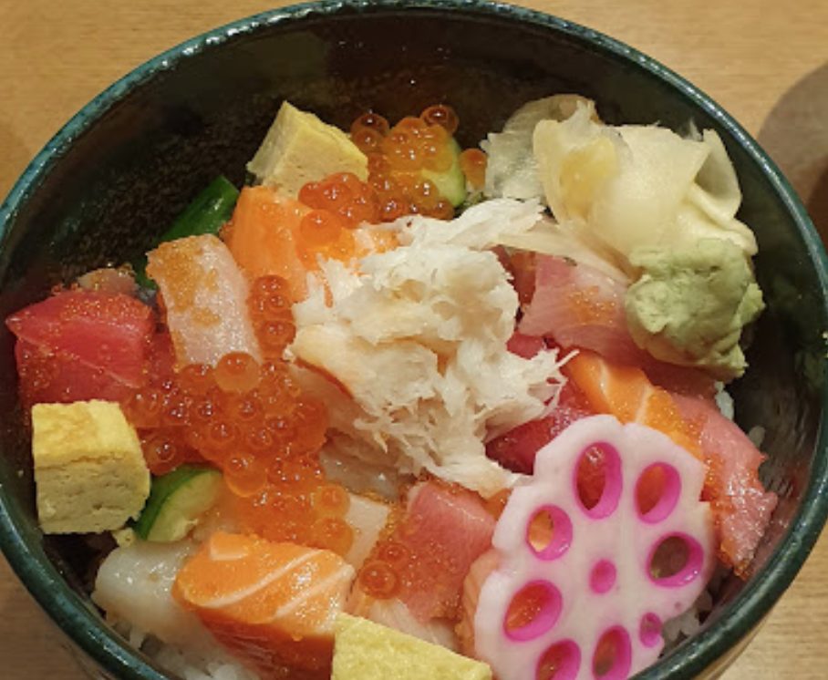 雪場中餐吃什麼？｜『物美價廉的雪場第一排新鮮海產，一下課就立刻在餐桌前坐定』