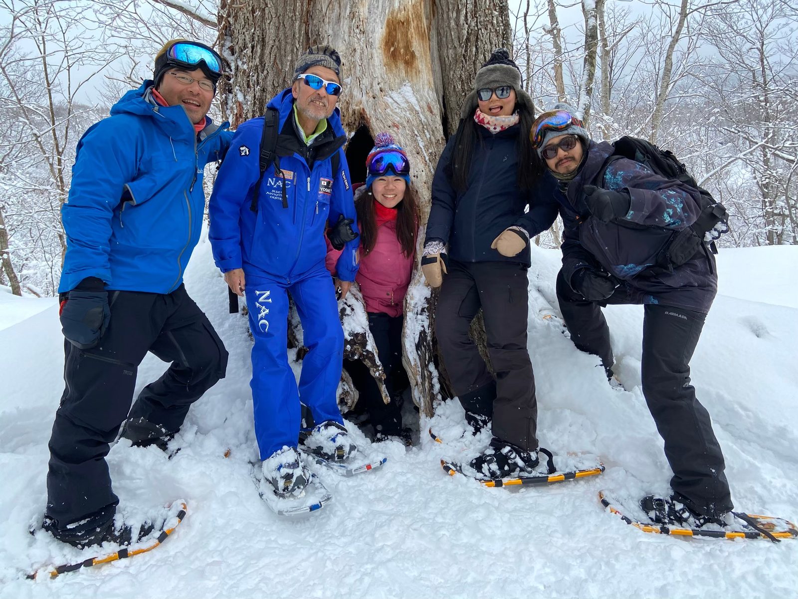 雪浪推介 - 雪鞋体验Snowshoe Tour|大雪纷飞中的队伍