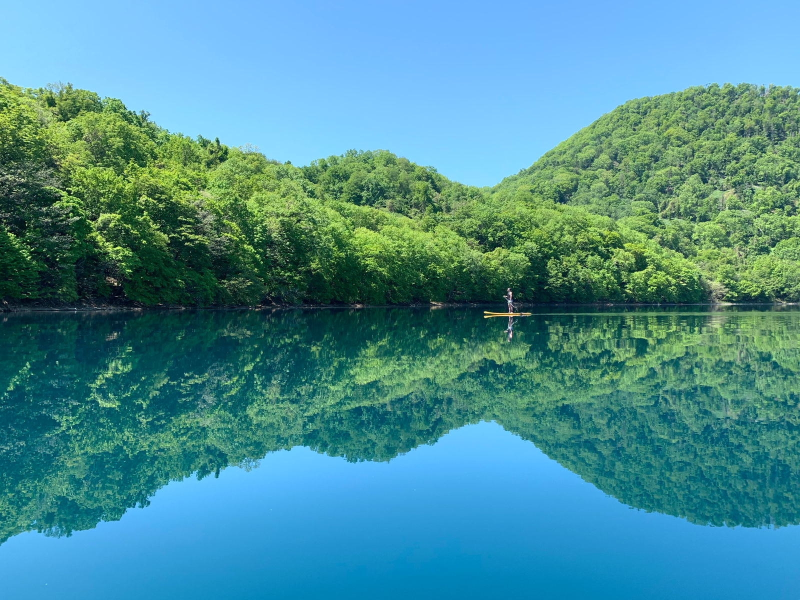 雪浪夏天推介:SUP立槳衝浪|當然SUP不只是不斷的划行,在二世古還可以嚐試專門的SUP瑜伽課程,喜歡釣魚的朋友還可以自備魚竿,在大海中享受一個人寧靜的時光。如果要說雪浪