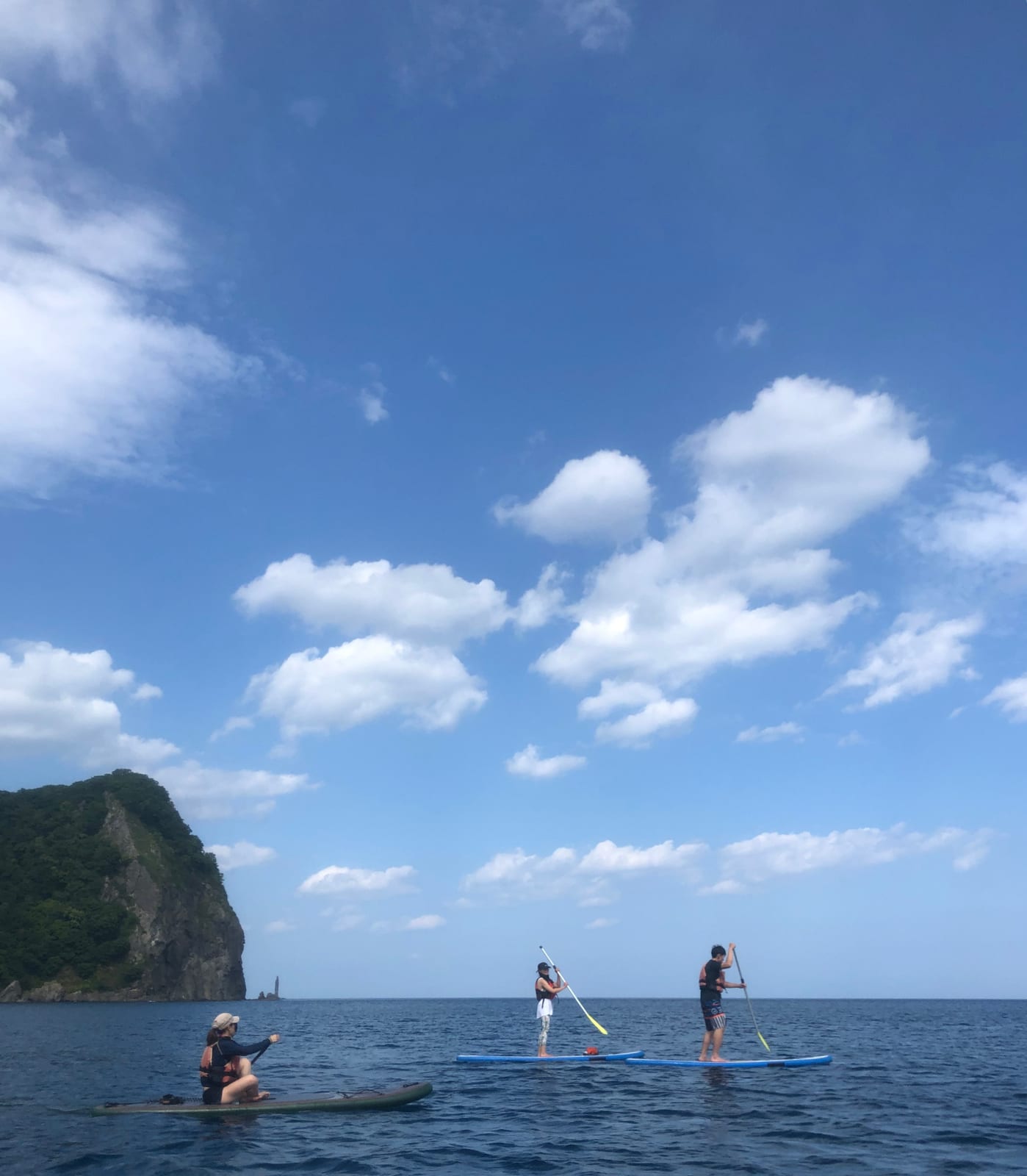 雪浪夏天推介:SUP立桨冲浪|在北海道的SUP有什么不一样?当然就是纯天然清澈透明的海水!