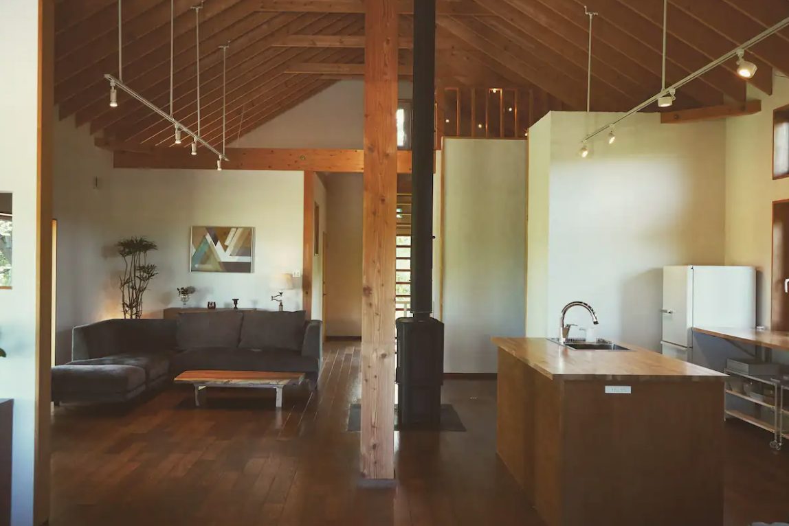 生活的关机体验 - off cabin|off cabin的命名概念是将生活模式「转换 ON 至 OFF」,在这里不会遇到认识的人,也不需要闹钟,也放下手中不断刷新的脸书首页,只要
