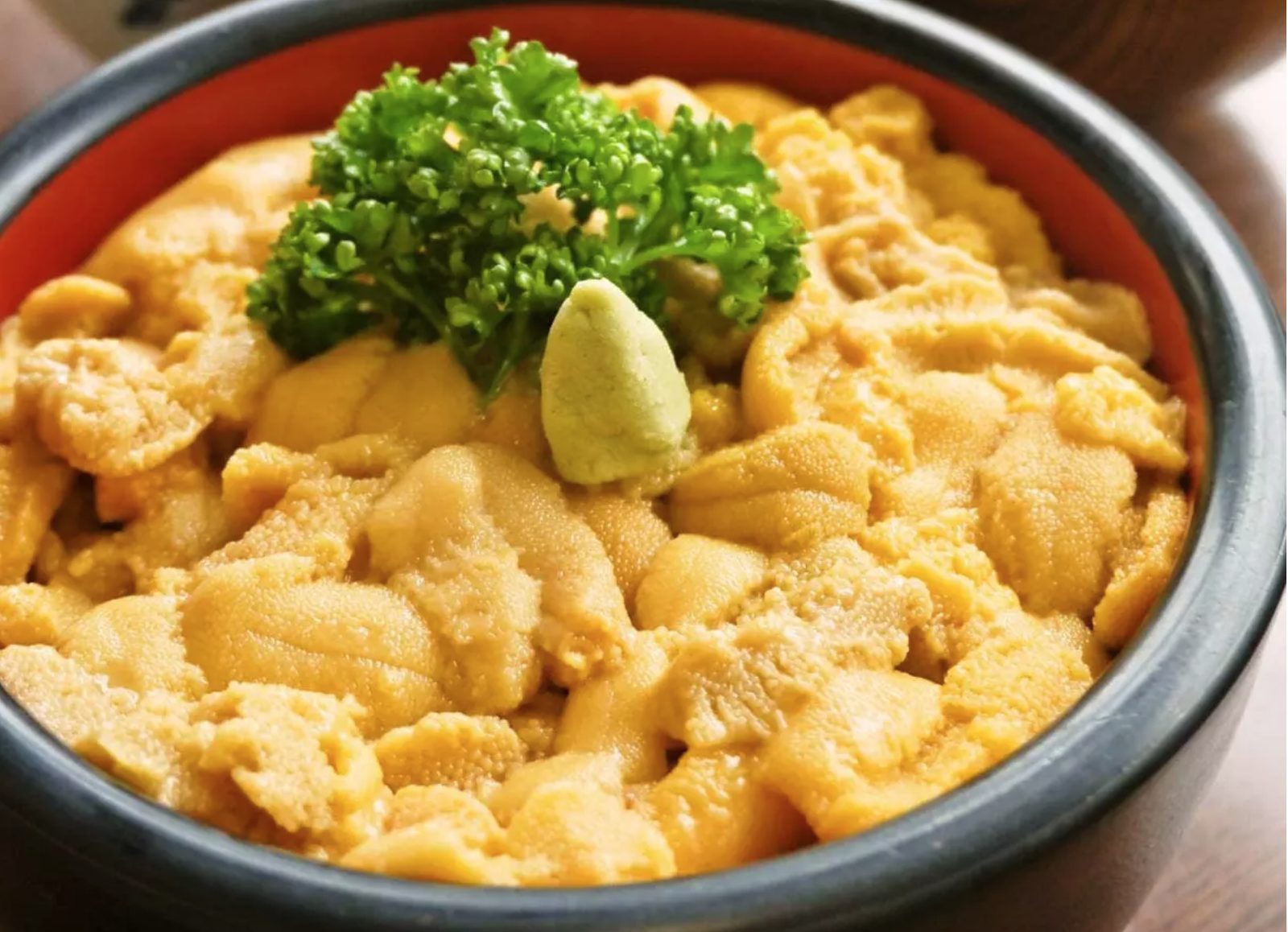 玩味积丹 - 海景温泉美食|田村岩太郎商店:每次经过都大排长龙,目前还一次都还没
