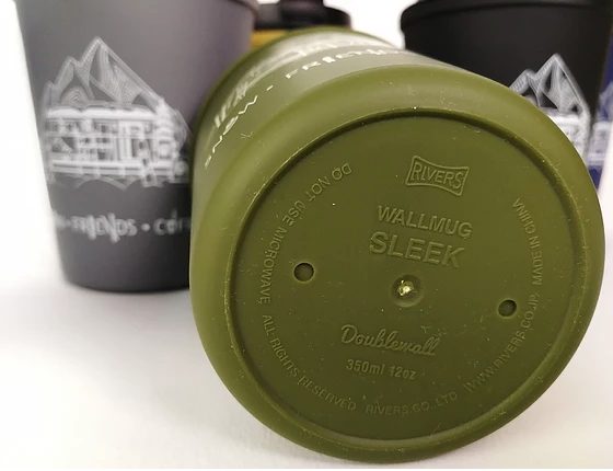 Snow Friends Coffee 咖啡杯|咖啡杯的供应商,日本品牌 Rivers是很出名造咖啡杯的牌子,秉着日本工匠的精神,做工自然手感好,杯身设计还可以单手可开关盖子,最重视的防漏