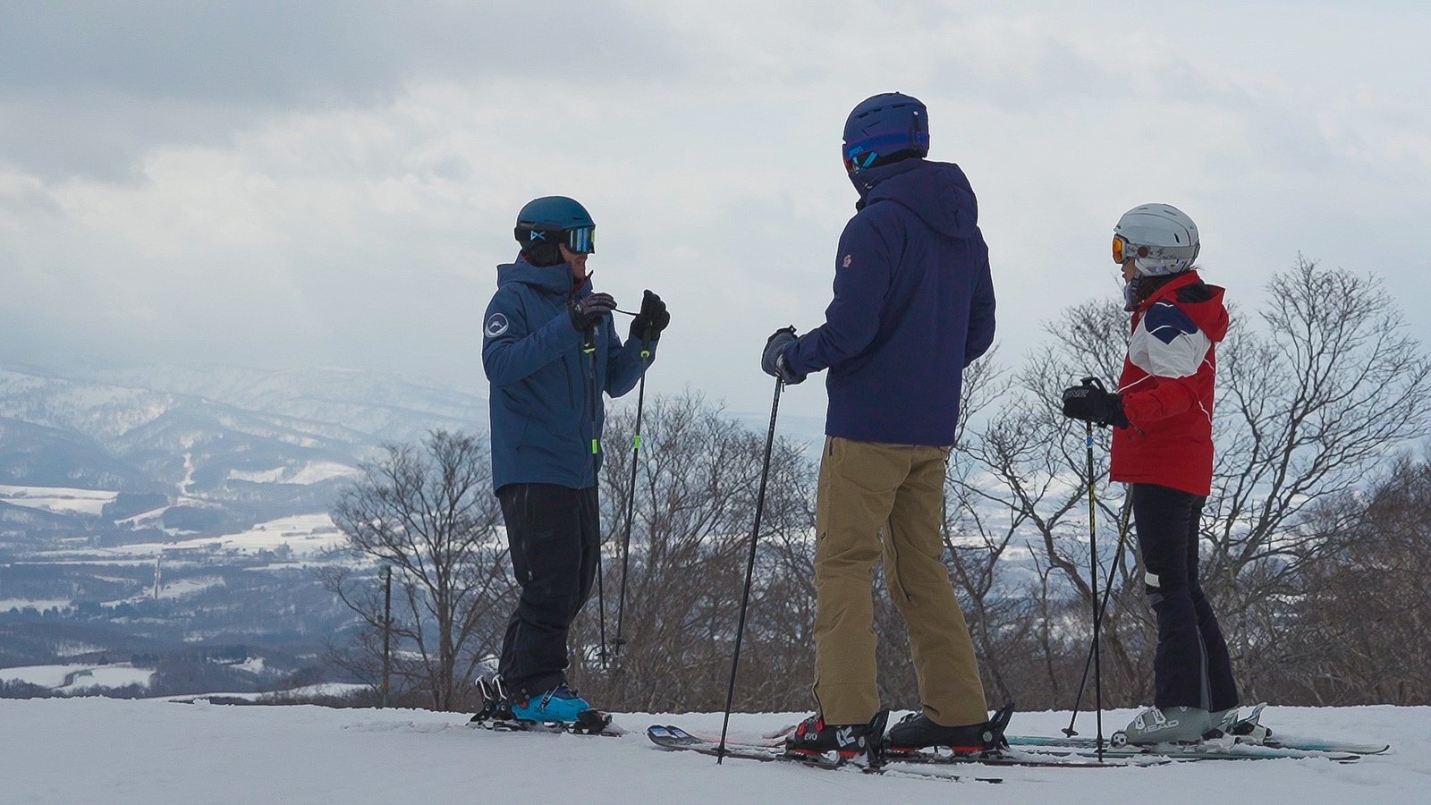 Snow and Flow private ski lesson in Niseko with a certified instructor